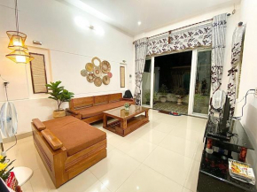 Four Bedrooms House Close The Beach
